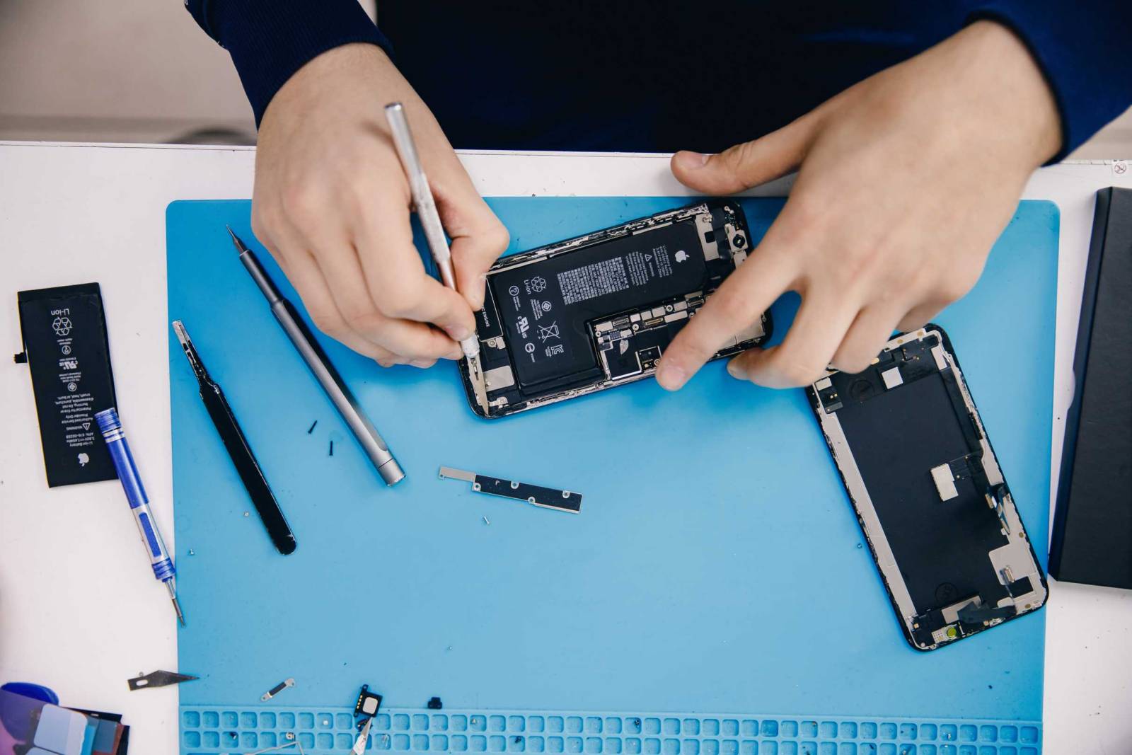 Formation en réparation de smartphones (A1)